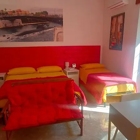 Castrogiovanni Oda ve Kahvaltı 3*