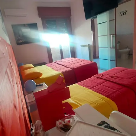 Castrogiovanni Oda ve Kahvaltı 3*